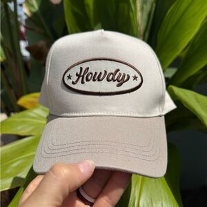 NWT Howdy Beige Trucker Hat
